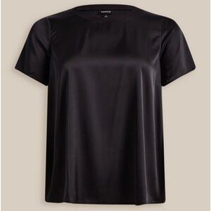NWT! Torrid Black “Abby” Satin Short Sleeve Tee. Size 0